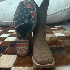 Tin Haul Men’s/Guys “Rowdy” Cowboy Boots Size 9EE